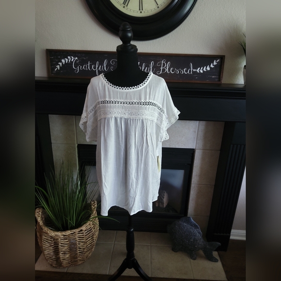 Flower & Feather Tops - Women's White Lace Trim Top